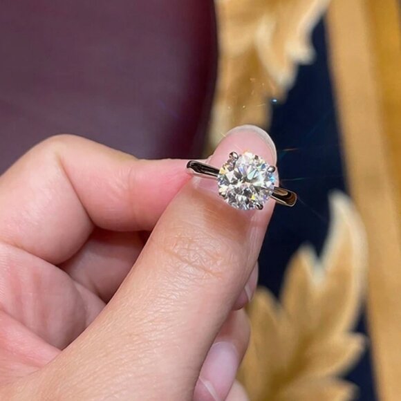 1 Set of Wedding Anniversary Round Cut 8mm & 2mm Moissanite Four Claw Set - Picture 3 of 6